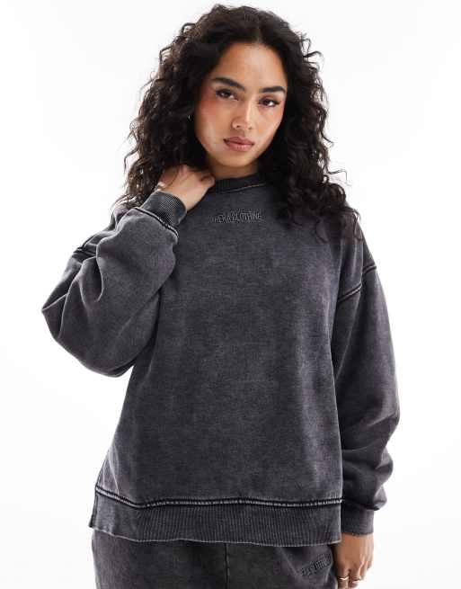 Hera Womens washed sweatshirt in black