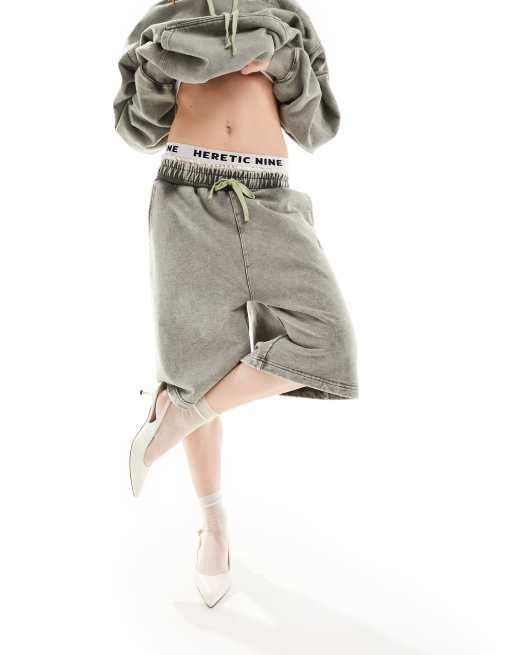 Heretic Nine oversized overdye Momentum trackie shorts (part of a set), 3 of 4