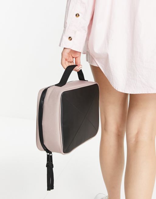 https://images.asos-media.com/products/herschel-supply-co-city-pop-quiz-insulated-lunch-box-in-ash-rose/201074146-2?$n_640w$&wid=513&fit=constrain