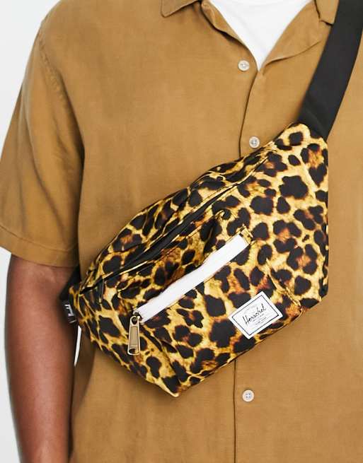 Herschel leopard 2025 fanny pack