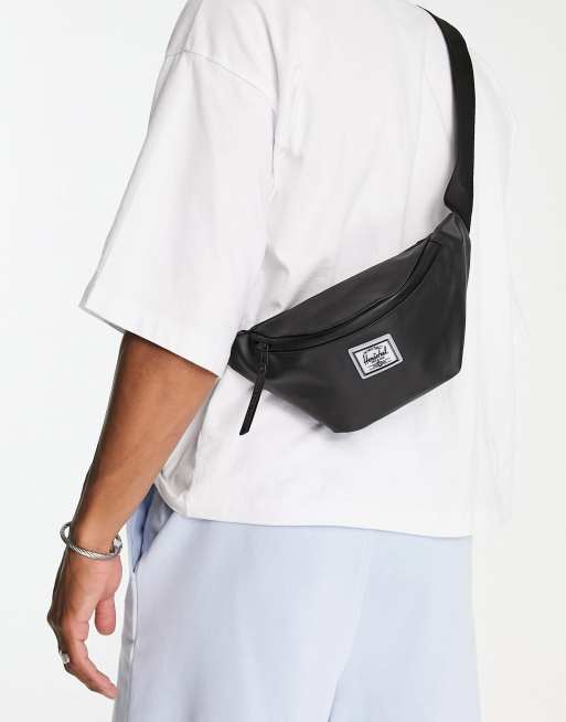 Herschel Supply Co. Seventeen Sac banane imperm able Noir ASOS