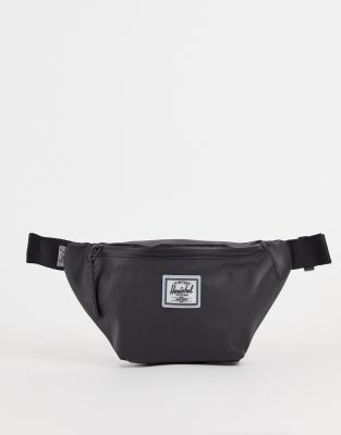 Herschel Supply Co Herschel Supply Co Seventeen weather resistant bum bag in black