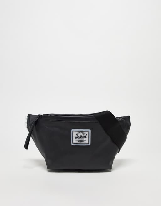 Herschel Supply Co - Seventeen - Weerbestendig heuptasje in zwart