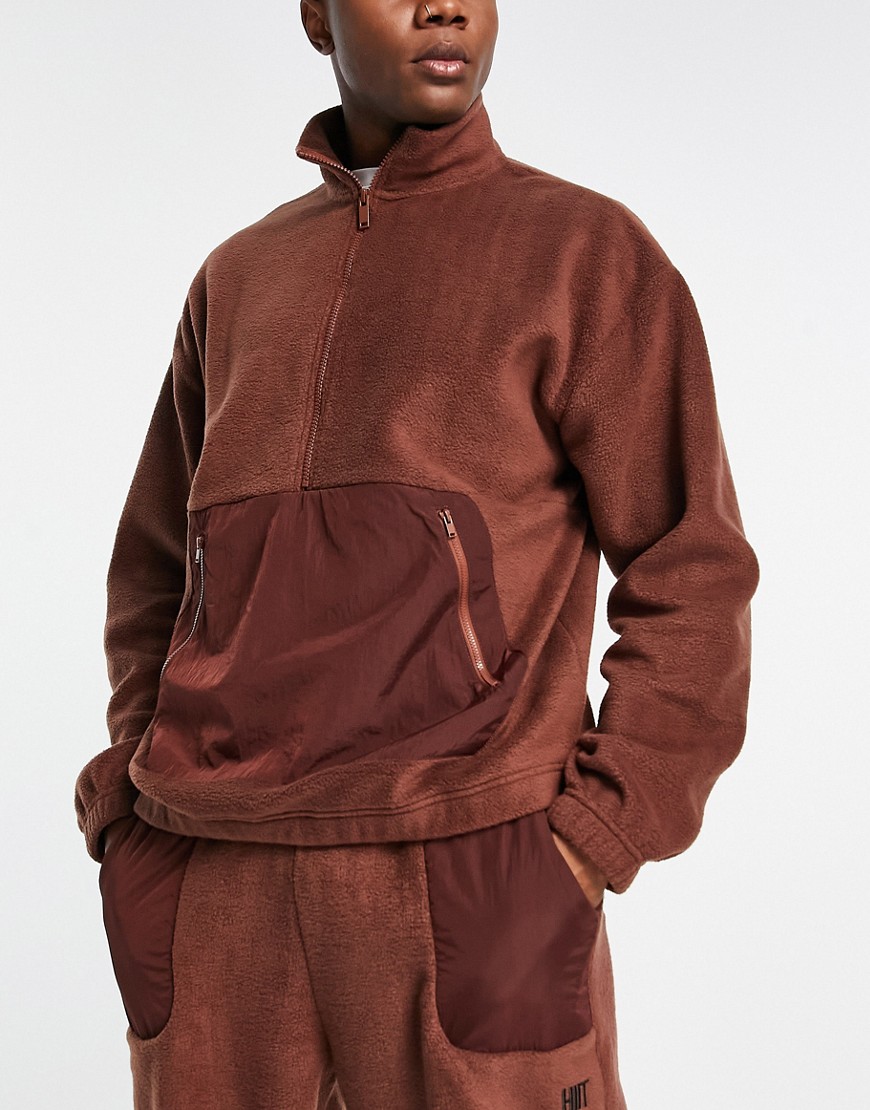 1/4 zip in fleece with woven panels-Brown