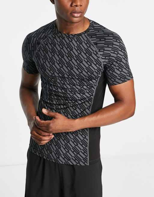 HIIT all over print colourblock t-shirt