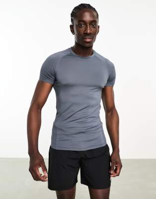 HIIT  base layer t-shirt in charcoal