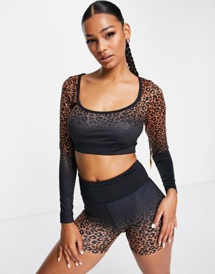HIIT crop top with long sleeve in ombre animal print