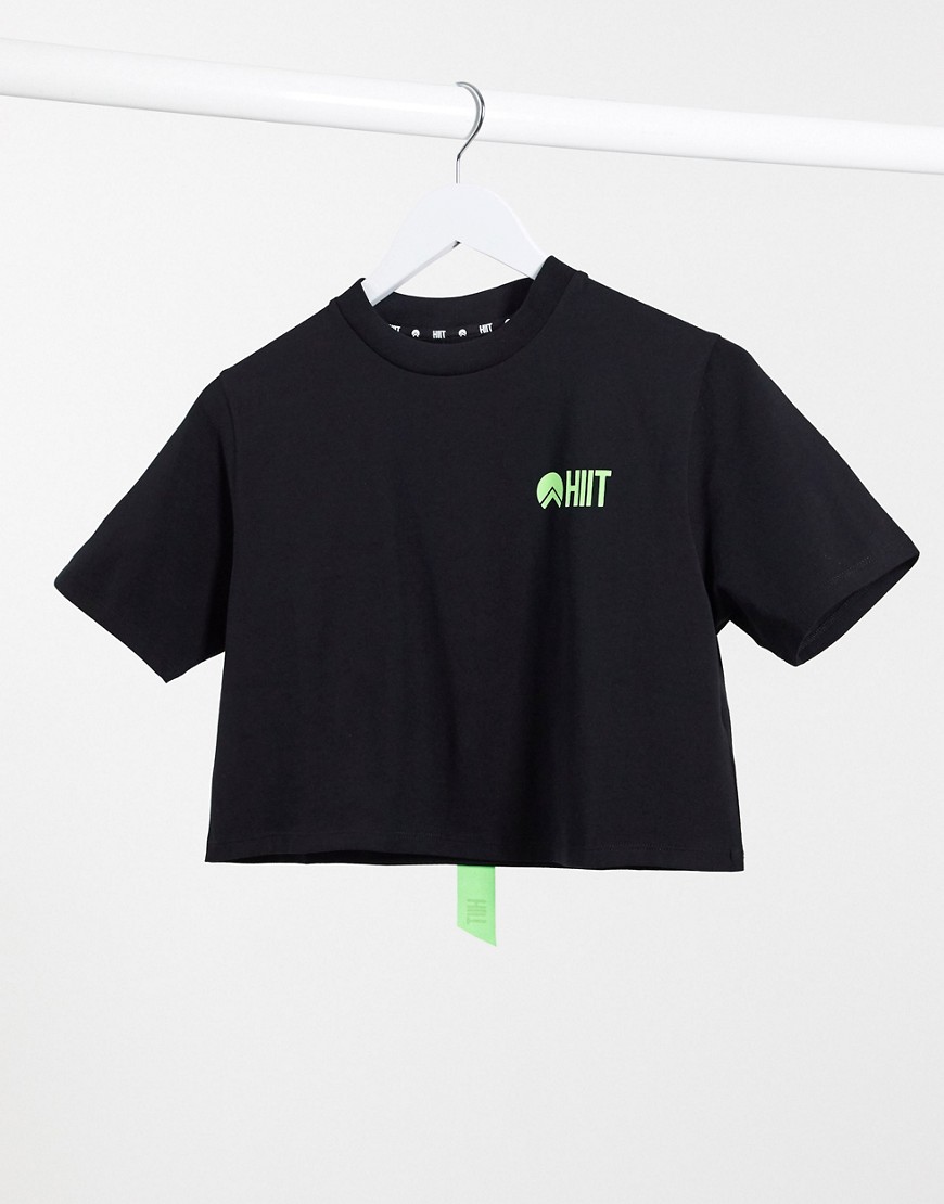 HIIT - Cropped T-shirt met bies in zwart