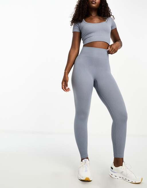 HIIT Seamless rib legging long sleeve and booty short in grey