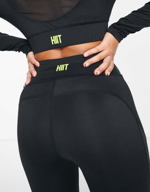 HIIT legging with cut out in black