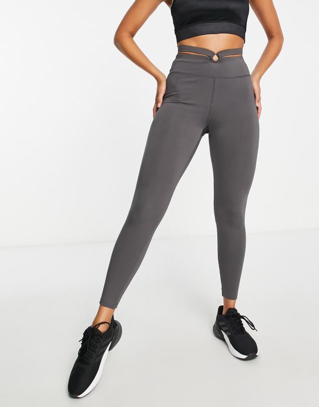 HIIT - legging with ring detail