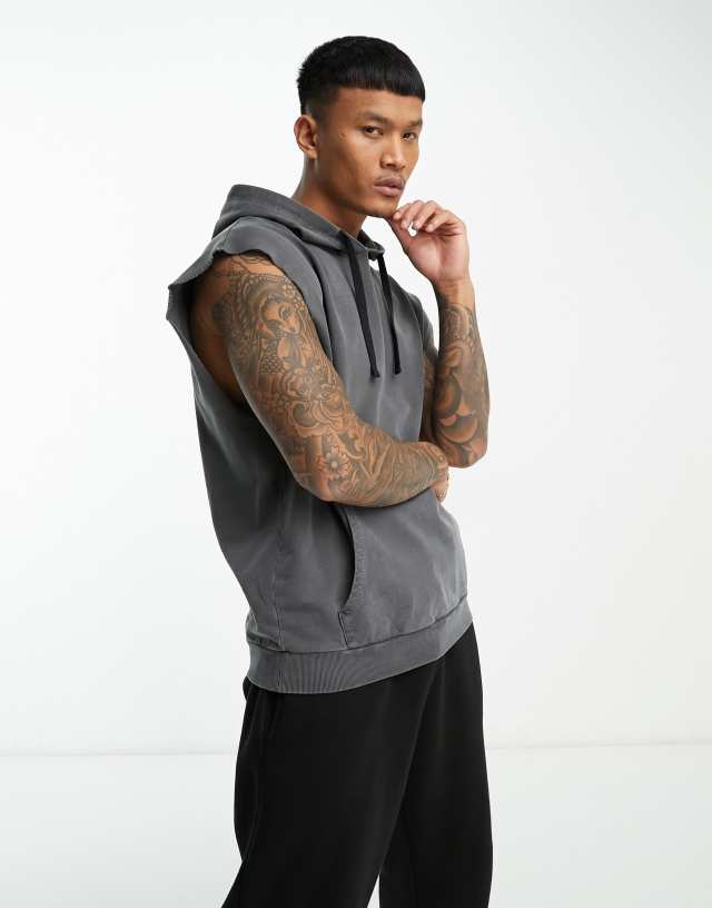 HIIT - raw cut sleeveless hoodie in acid wash black