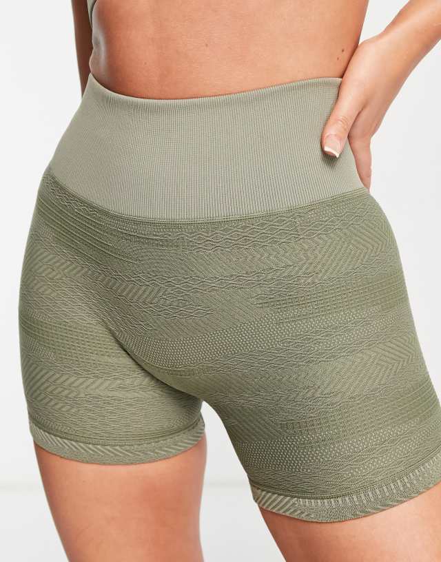 HIIT seamless booty shorts in textured camo in khaki