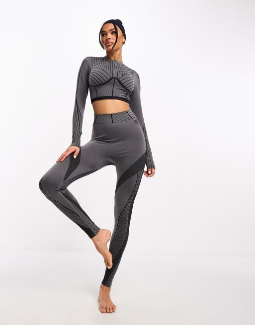 HIIT WB Seamless crinkle long sleeve crop top and high rise