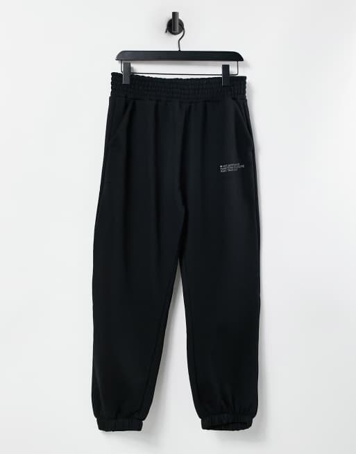 HIIT signature jogger in black