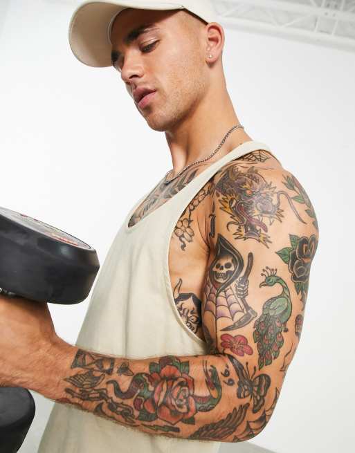 HIIT string singlet in stone