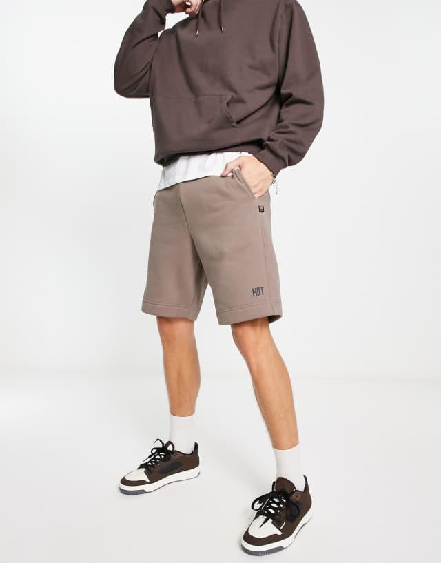 HIIT sweat short in brown