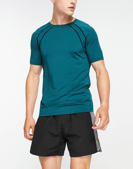 HIIT – T-shirt o kroju podkreślającym sylwetkę z kontrastowymi wstawkami