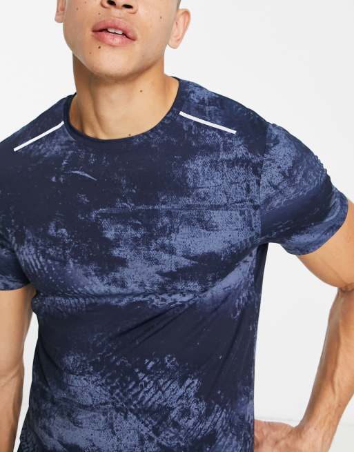 HIIT - T-shirt taglio lungo con motivo grafico 
