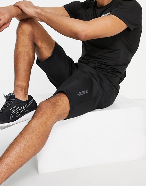 HIIT Training tech shorts in black