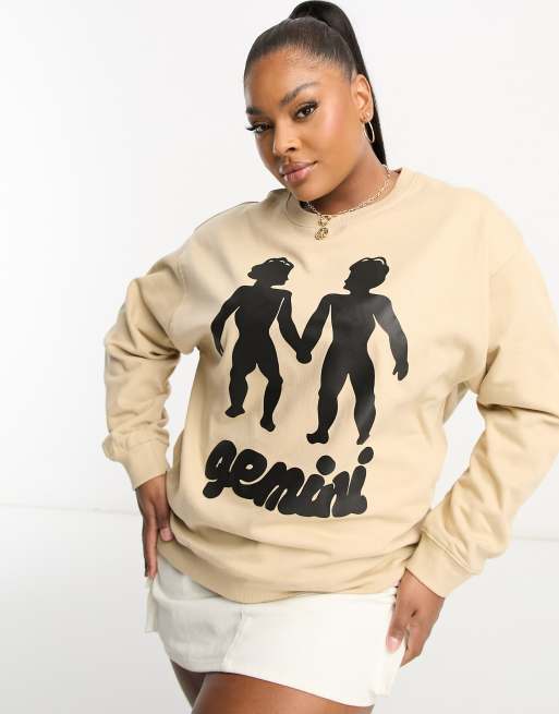sweatshirt with star on front