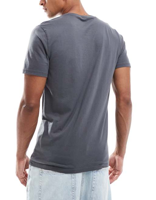 Hollister 3 pack classic fit chest logo t-shirt in neutral, 4 of 5