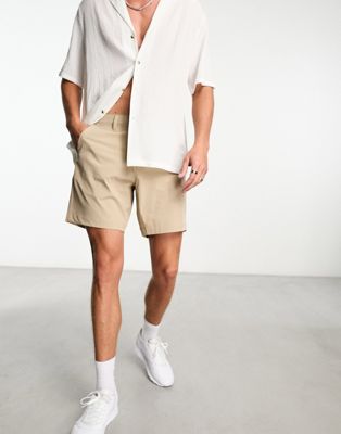 Hollister 7inch flat front chino shorts in khaki tan