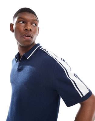Adrettes Strick-Polohemd in Marineblau mit Kontrastkragen Marineblau XS
