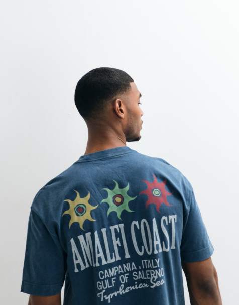 Hollister – Amalfi – Marinblå t-shirt med boxig passform och tryck baktill - view 1
