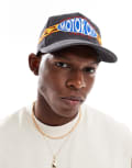 [Hollister] Hollister auto motif detail snapback cap in multi One Size MULTI