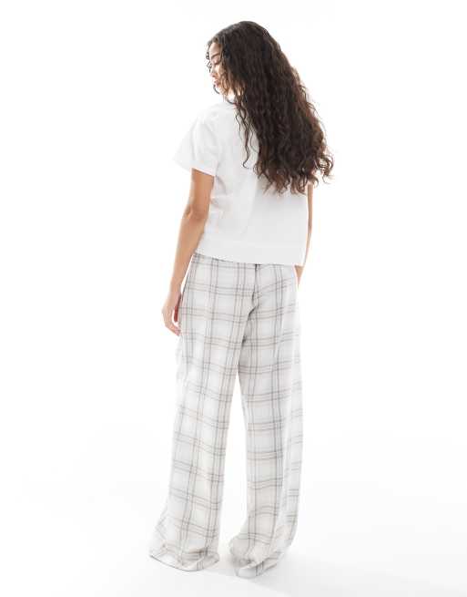 Hollister baggy flannel graphic pyjama bottoms in cream, 4 of 4