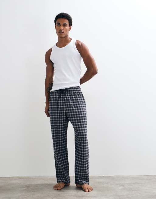 Hollister baggy flannel pyjama bottoms in blurred black plaid, 2 of 4