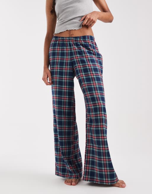 Hollister baggy flannel pyjama bottoms in navy plaid, 2 of 4