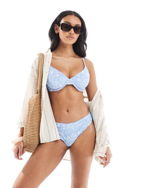 Hollister – Blå, kurvig bikini med mönster - view 1