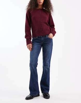 Hollister - Bootcut-Jeans in dunkelblauer Waschung mit niedrigem Bund