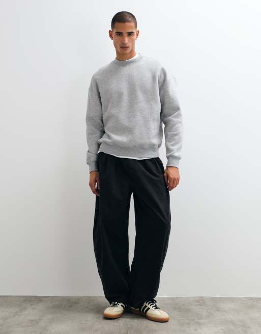 Hollister Boxy-Sweatshirt mit Rundhalsausschnitt in Hellgrau, 1 von 5