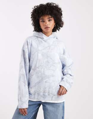 Hollister - Boyfriend-Kapuzenpullover in Hellblau mit abstraktem Muster und Mini-Logo