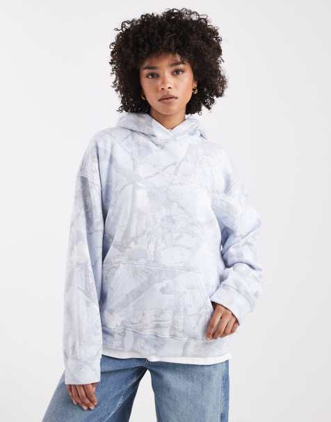 Hollister – Boyfriend-Kapuzenpullover in Hellblau mit abstraktem Muster und Mini-Logo - view 1