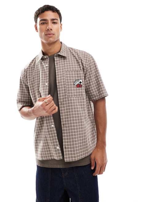 Hollister – Brązowa koszula z krótkimi rękawami w kratkę vichy z wyhaftowanym motywem