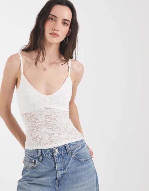 Hollister Cami-Top mit V-Ausschnitt und Spitze in Weiß, 1 von 4