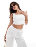[Hollister] Hollister cap sleeve linen top with cut out back and removable pads in white XL Bright white