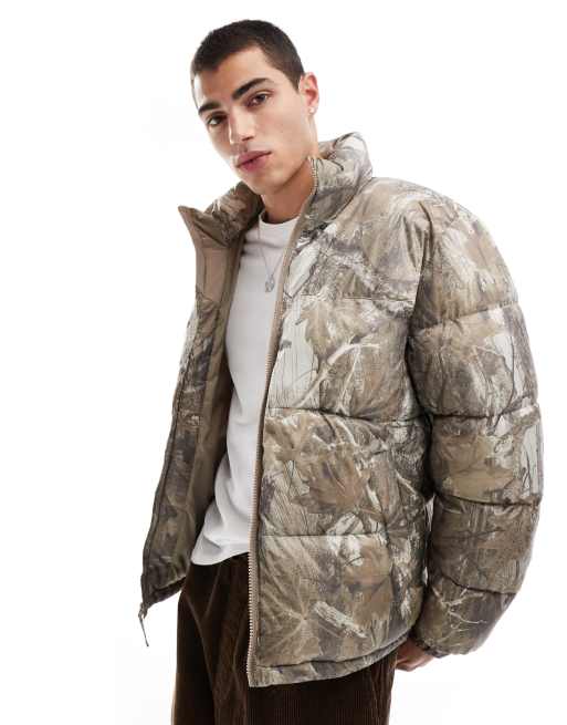 Hollister - Cappotto imbottito squadrato e accollato beige con stampa mimetica