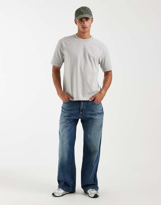 Hollister chest logo t-shirt in washed grey, 2 of 5