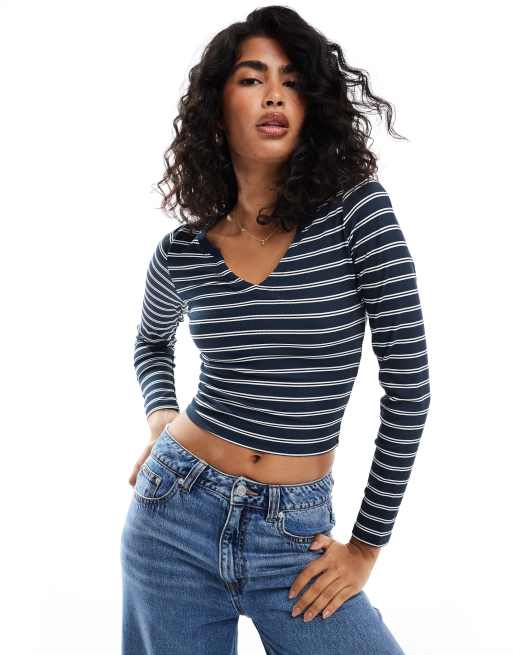 Hollister - Contrasterende geribbelde crop top met lage hals in marineblauwe en witte streep