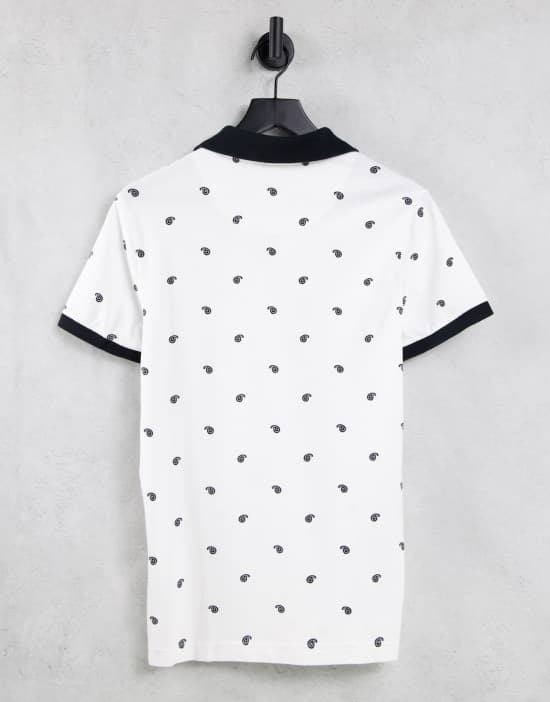 https://images.asos-media.com/products/hollister-core-icon-logo-all-over-geo-print-pique-polo-contrast-collar-in-white/23922674-2?$n_550w$&wid=550&fit=constrain