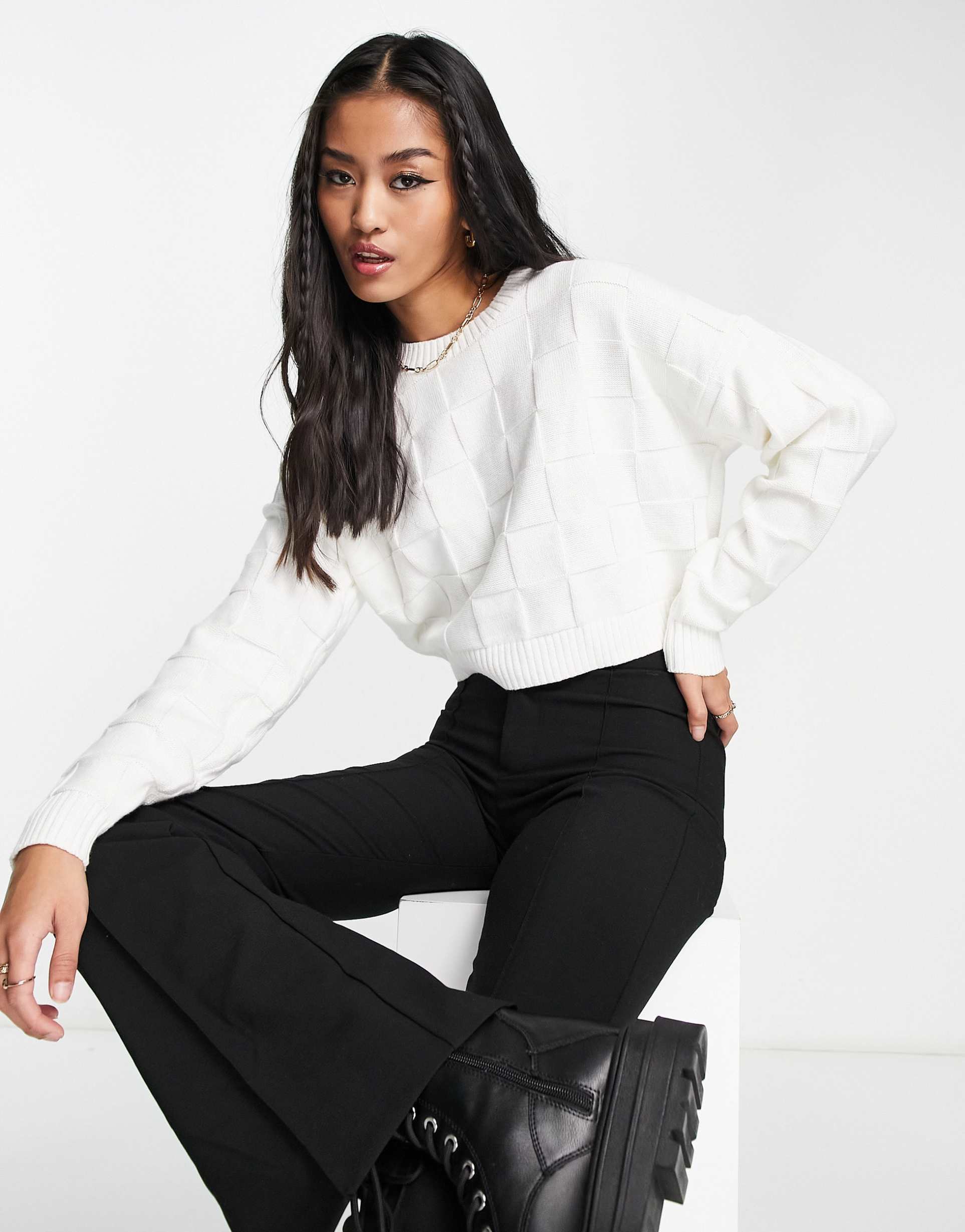 Hollister crew neck knitted jumper in white view 2