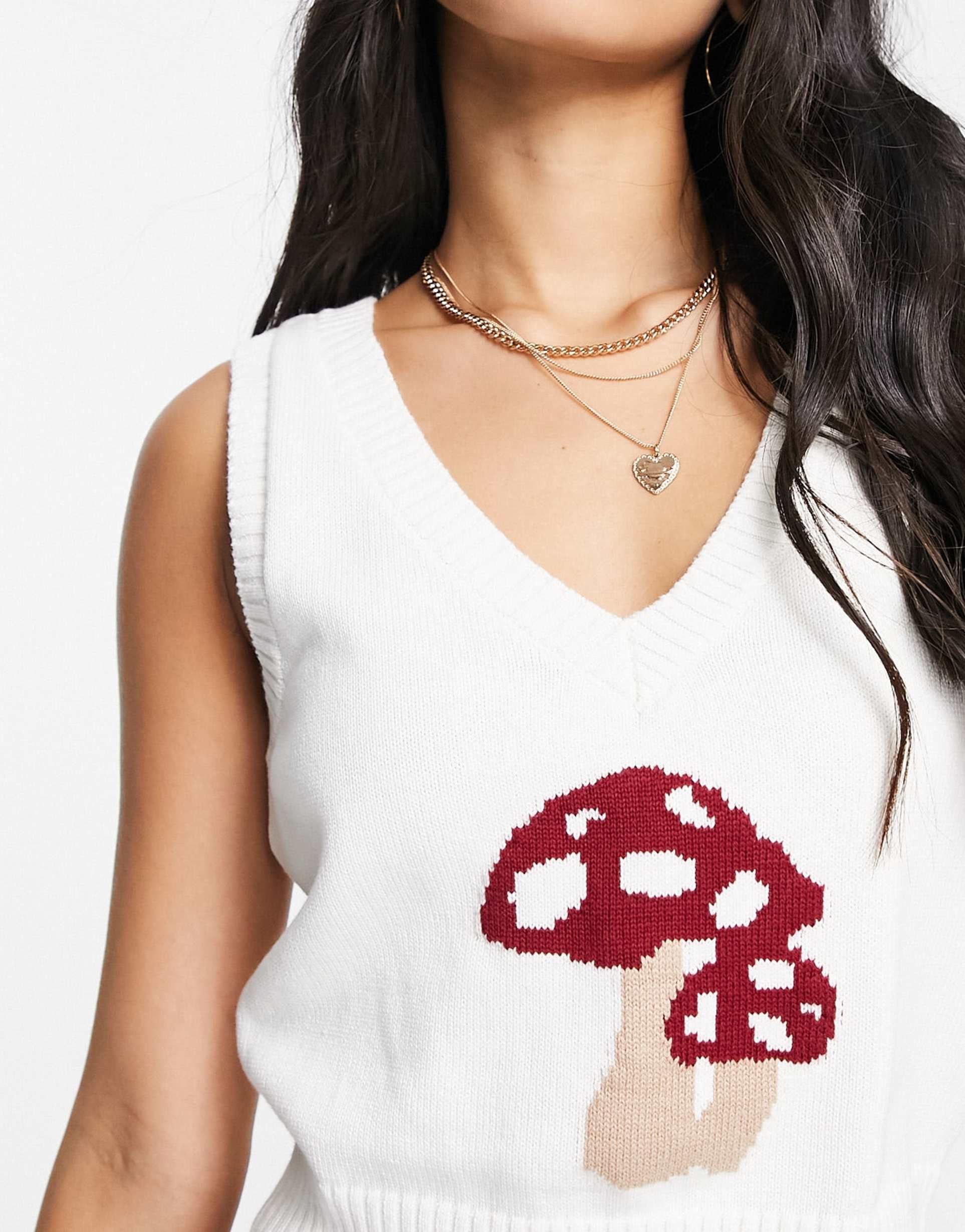 Hollister cropped mushroom motif sweater vest in cream view 3