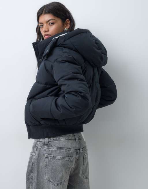 Hollister cropped pufferjack met capuchon en fleecvoering in zwart, 4 van 5