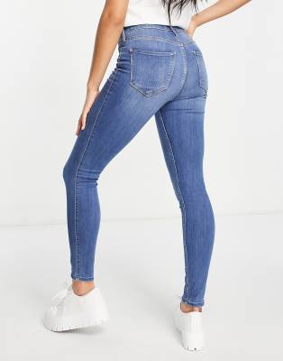 Hollister Co. - Your best fit yet: Curvy jeans just get you. http