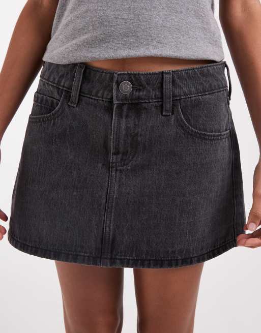 Hollister – Czarne jeansowe spódnicospodnie mini w stylu lat 2000., 2 z 5
